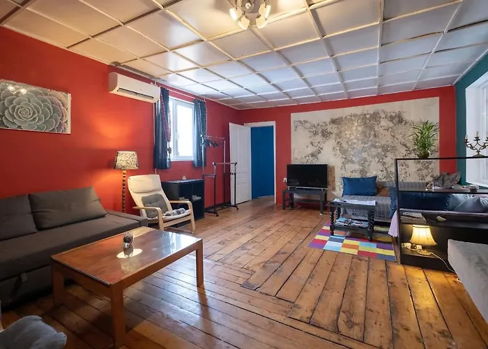 Cool Central Apartment
